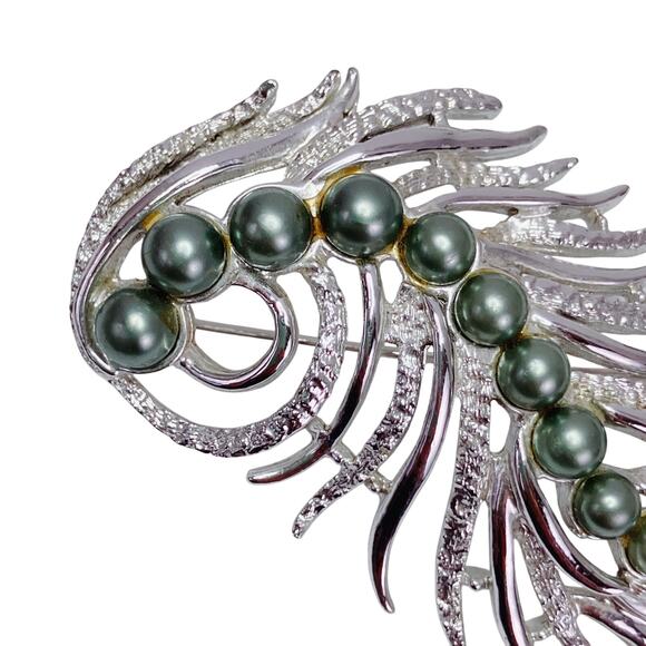 VTG Signed Sarah Coventry 60s Silver Tone Feather Brooch Green Faux Pearls - Picture 3 of 14